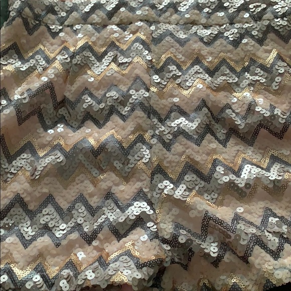 Peach Sequined Shorts  Romper NWT L - Picture 2 of 4